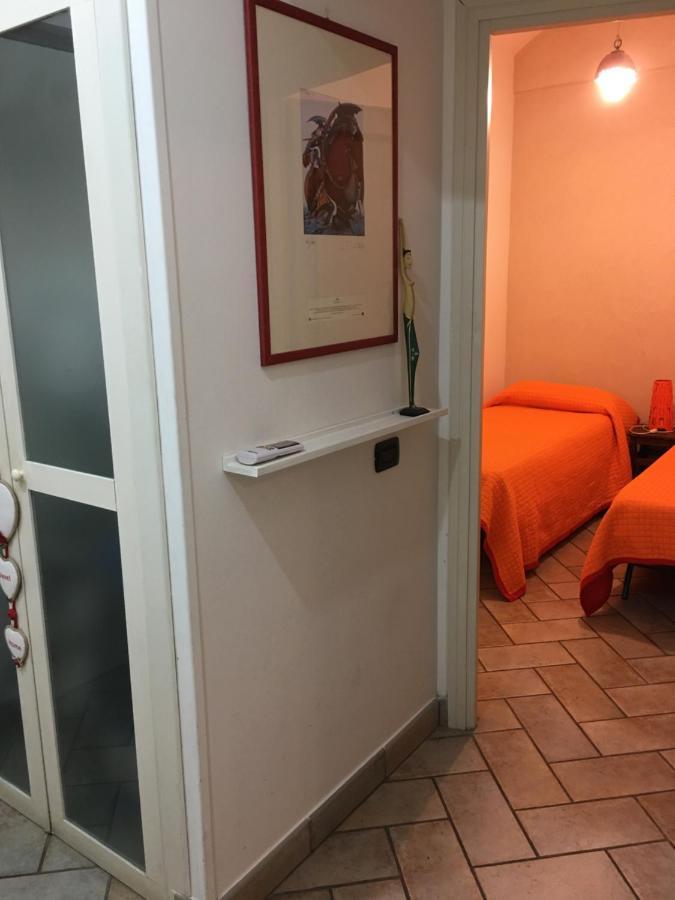 Appia Park Apartament 10 Min Dal Colosseo Rome Exterior photo