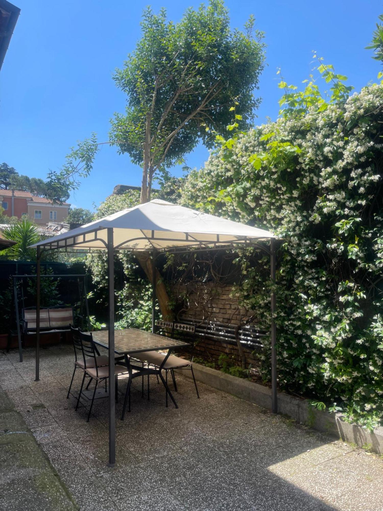 Appia Park Apartament 10 Min Dal Colosseo Rome Exterior photo
